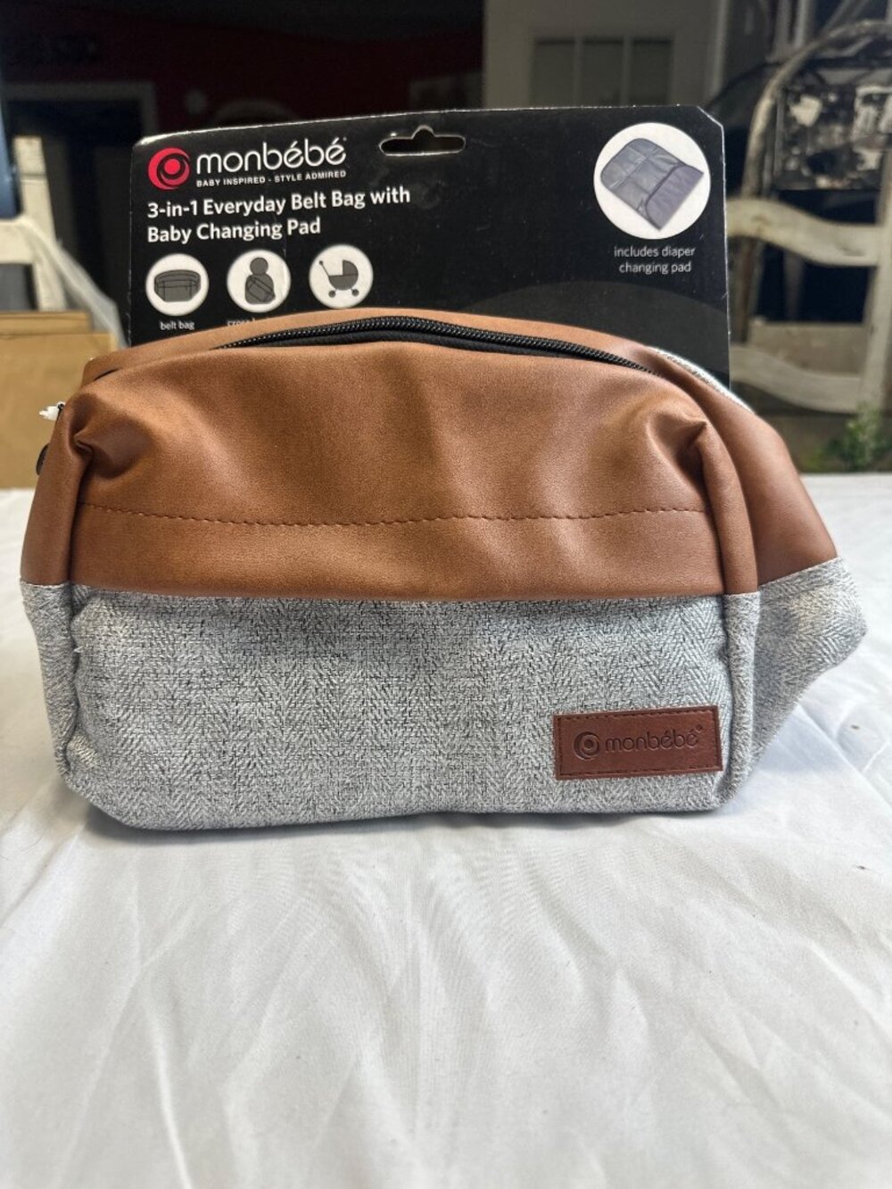 monbebe 3 in 1 every day belt bag with changing pad  new